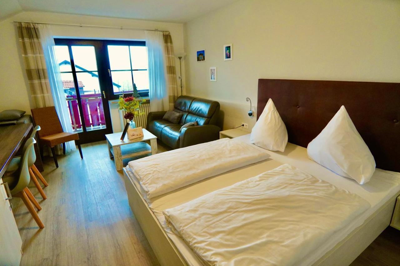 Hallelujah - Wunderschoenes Und Gepflegtes Apartment Mit Bademantelgang Zur Therme Бад Грисбах Екстериор снимка